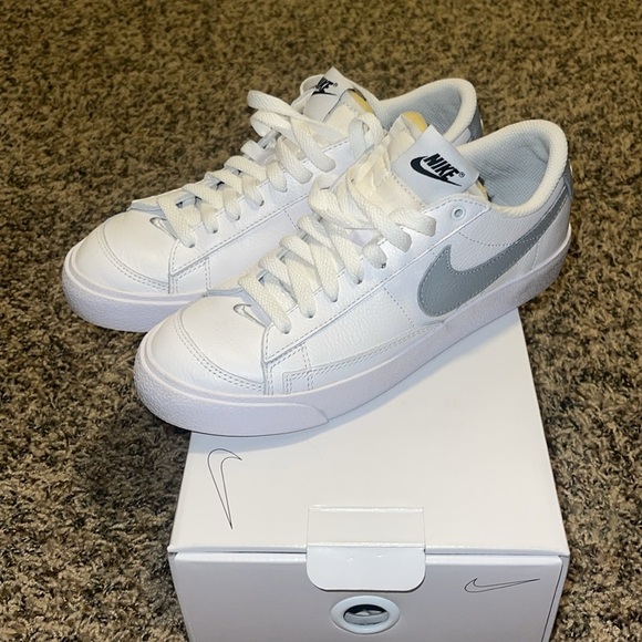 Nike White and Gray Sneakers Hayden